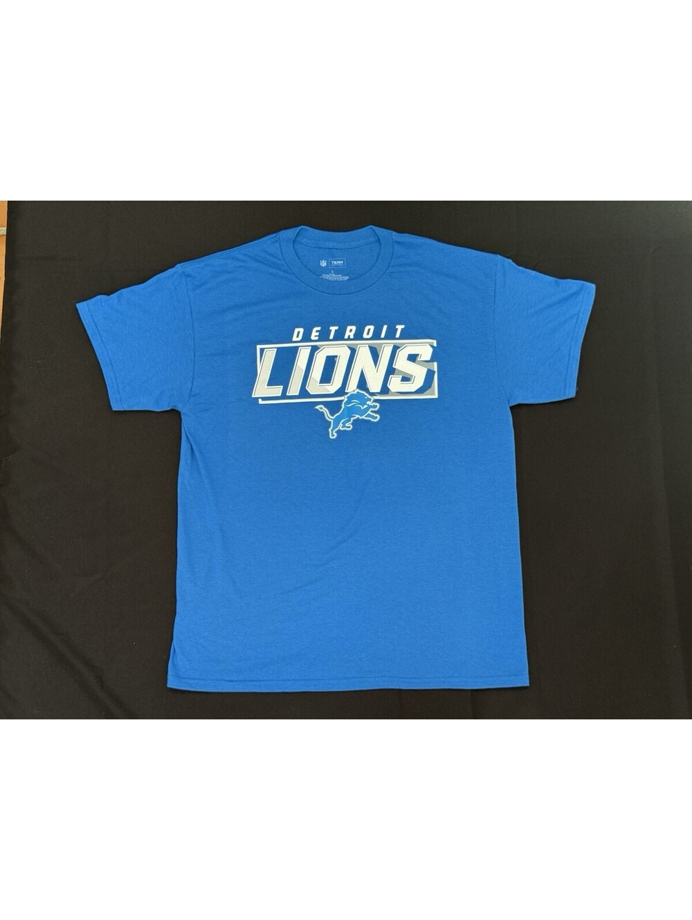 New Licensed NFL Team Apparel Detroit Lions Size Medium T Shirt